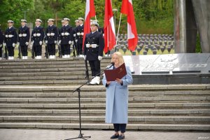 Przemawia członkini zarządu wojew&oacute;dztwa pomorskiego Agnieszka Baranowska