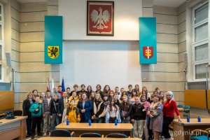 Wizyta grupy dzieci i młodzieży z ukraińskiego Nikopola w Urzędzie Miasta Gdyni i spotkanie z prezydent Aleksandrą Kosiorek (fot. Kamil Złoch)
