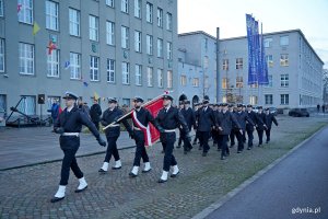 Kompania Reprezentacyjna Uniwersytetu Morskiego podczas apelu pamięci z okazji święta Uniwersytetu Morskiego