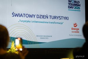 Gala wręczenia nagród Gryfów Pomorskich za rok 2024 połączona z obchodami Światowego Dnia Turystyki w Operze Bałtyckiej w Gdańsku (fot. Kamil Złoch)