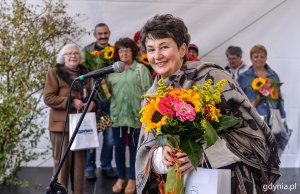 Jedna z laureatek konkursu "Gdynia w kwiatach" // fot. Przemek Świderski