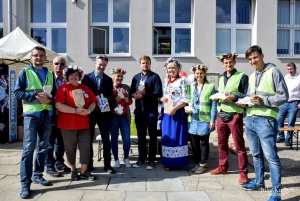 Uczestnicy dzielnicowego festynu // fot. Julia Kurgan