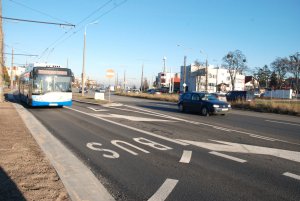 Trolejbus linii 33 na buspasie na ulicy Wielkopolskiej/ fot. Monika Karnowska/ ZDiZ