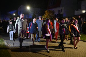 Wieczorna parada ulicami Chwarzna (fot. Dorota Patzer)