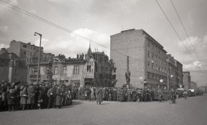 Uroczysta ceremonia 1. rocznicy wyzwolenia Gdyni // fot. Florian Staszewski / zbiory Muzeum Miasta Gdyni