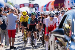 Peleton podczas startu 83. Tour de Pologne