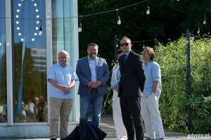 Na zdj. m.in.: Grzegorz Kuleta z biura senatora Sławomira Rybickiego, Tadeusz Szemiot, przewodniczący Rady Miasta Gdyni,  radny miasta Łukasz Piesiewicz i Bogusław Witkowski, prezes Pomorskiego Związku Żeglarskiego