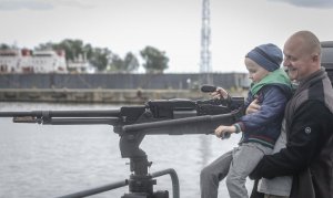 ORP Mewa udostępniona została zwiedzającym z okazji 30. rocznicy wizyty Jana Pawła II w Gdyni.//fot. Dawid Linkowski