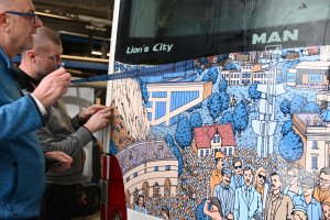 Gdyńska komunikacja ubiera się świąteczną szatę graficzną 