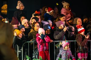 Gdyńskie mikołajki w muszli koncertowej na placu Grunwaldzkim (fot. Kamil Złoch)