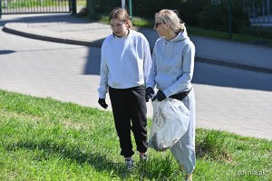 Wspólne sprzątanie w Wielkim Kacku