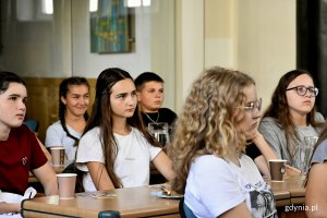 Grupa młodzieży z Białorusi w Urzędzie Miasta Gdyni, fot. Kamil Złoch