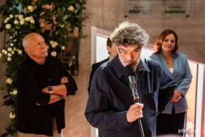Odsłonięcie tablicy upamiętniającej Leszka Kopcia w Gdyńskim Centrum Filmowym (fot. Karol Stańczak)