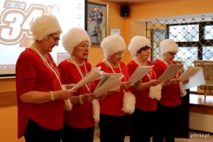 Jeden z występ&oacute;w artystycznych w Centrum Aktywności Seniora 