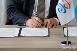 Podpisywanie umowy o partnerstwie 