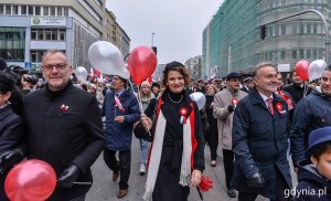 W paradzie brali udział: prezydent Wojciech Szczurek, wiceprezydenci Katarzyna Gruszecka-Spychała i Michał Guć, przewodnicząca Rady Miasta Joanna Zielińska, radni Marcin Wołek i Paweł Brutel oraz przewodniczący Rady Dzielnicy Grabówek Zenon Roda // fot. Przemysław Świderski