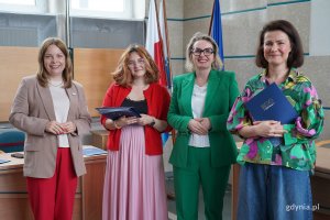 Na zdjęciu od lewej: wiceprezydentka Gdyni Oktawia Gorzeńska (przewodnicząca rady w I kadencji), koordynatorka ds. Praw Człowieka Marta Otrębska i Agnieszka Tokarska &ndash; wiceprzewodnicząca rady w I kadencji oraz członkini Gdyńskiej Rady Kobiet II kadencji Agnieszka Schneider-Szymańska (fot. Karolina Szypelt)