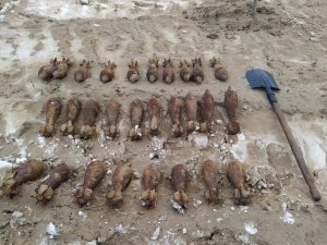 Pociski moździerzowe znalezione podczas prac ziemnych związanych z budową trasy S6 w Gdyni  // fot. 36. patrol saperski 43. Batalionu Saperów FOW z Rozewia