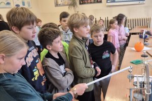 Szkolny Festiwal Nauki w Gdyni! Na zdjęciu prezentacje w SP 51 (fot. SP 51)    