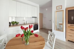 Salon z aneksem kuchennym w obiekcie Sleepy3city - Abrahama 61