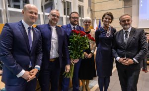 Prezydent Wojciech Szczurek, wiceprezydenci: Katarzyna Gruszecka-Spychała, Michał Guć, Bartosz Bartoszewicz i Marek Łucyk oraz przewodnicząca Rady Miasta Joanna Zielińska // fot. Przemysław Świderski