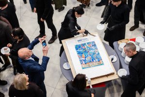 Urodzinowy tort z napisem UCK