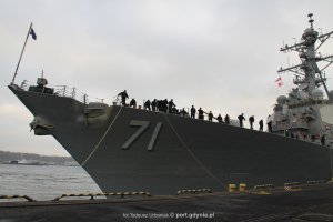 Niszczyciel amerykańskiej marynarki wojennej USS Ross DDG-7 zacumował przy nabrzeżu Francuskim, fot. Tadeusz Urbaniak
