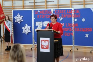 Dorota Dunst, dyrektorka V LO im. płk. Stanisława Dąbka