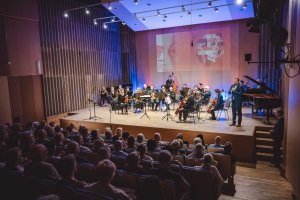 Ostatni, niedzielny koncert w ramach tegorocznego Gdynia Classica Nova, czyli występ Polskiej Filharmonii Kameralnej z Sopotu pod batutą maestro Wojciecha Rajskiego, fot. Tomasz Kamiński
