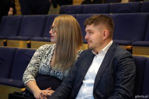 Na widowni radny Gdyni Dominik Aziewicz z małżonką