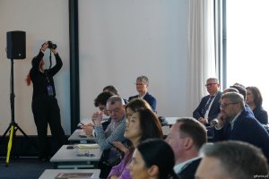 Wśr&oacute;d uczestnik&oacute;w konferencji na sali m.in. Rafał Geremek, wiceprezydent Gdyni