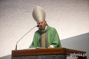 Mszy urodzinowej w intencji miasta przewodniczył ks. infułat dr Edmund Skalski – proboszcz parafii pw. Najświętszej Maryi Panny Królowej Polski 