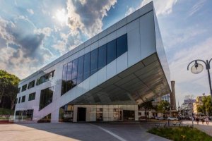 // fot. www.gcf.org.pl. Budynek Gdyńskiego Centrum Filmowego