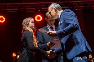 Gala finałowa X edycji Przeglądu Teatrów Amatorskich „Kurtyna” w gdyńskim Małym Kacku (fot. Paweł Budziński)