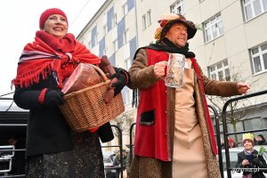 Spotkanie z karczmarką - jedna ze scenek zorganizowanych w ramach Orszaku Trzech Króli