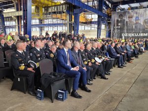 Uroczystość palenia blach pod okręt wojenny Huragan w PGZ Stoczni Wojennej 