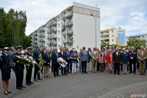 Przy samolocie TS-8 Bies na Babich Dołach złożono kwiaty z okazji Święta Lotnictwa Polskiego // fot. Paweł Kukla