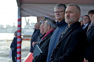 W uroczystości chrztu i wodowania okrętu ORP „Czajka” wzięli udział m.in. poseł Jarosław Wałęsa i wiceprezydent Gdyni Rafał Geremek
