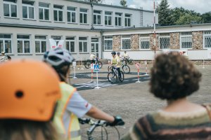 Uczniowie SP8 na rowerach