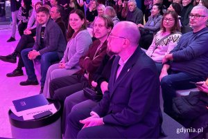 Na zdjęciu (od lewej): radny Dominik Aziewicz, prezydent Gdyni Aleksandra Kosiorek, radny Łukasz Piesiewicz, dyrektor zarządzający ds. kultury i aktywności mieszkańc&oacute;w Mariusz Bzdęga (fot. Magdalena Starnawska)