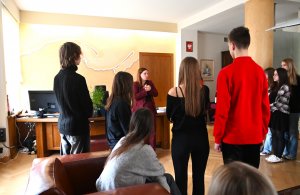 Młodzież w gabinecie