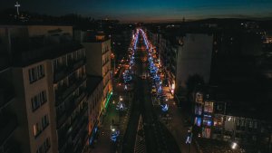 iluminacje na ulicach Gdyni, widok na miasto z góry