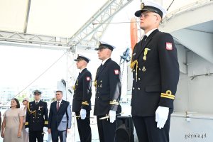 Na zdjęciu studenci z najwyższymi lokatami 