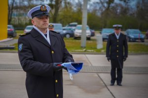 Uroczystość podniesienia bandery jednostek pomocniczych Marynarki Wojennej na holowniku H-1 „Gniewko” // fot.  st. chor. sztab. mar. Piotr Leoniak