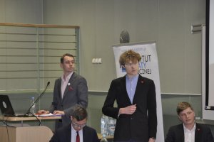 Gdyńscy uczniowie walczyli na słowa i argumenty // fot. Jan Ziarnicki