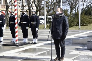 Przemawiający wiceprzewodniczący Rady Miasta Gdyni Andrzej Bień.