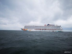 Norwegian Getaway przed wejściem do Portu Gdynia/fot. Karolina Szypelt