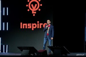 Grzegorz Borowski &ndash; wsp&oacute;łzałożyciel i prezes zarządu Infoshare przemawiający podczas gali finałowej konkurs&oacute;w dla start-up&oacute;w