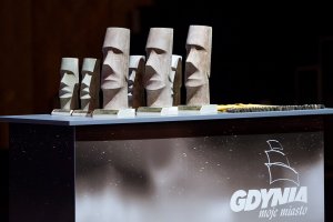 Sobota, drugi dzień, statuetki Kolosów, fot. Przemysław KozłowskiSobota, drugi dzień Ogólnopolskich Spotkań Podróżników, Żeglarzy i Alpinistów oraz wręczenie pierwszych Kolosów, fot. Przemysław Kozłowski