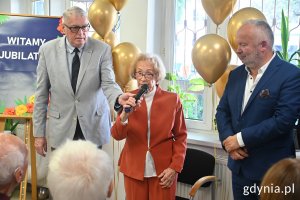 Na zdj. jubilatka Krystyna Cembrzyńska-Piłat z synem i Krzysztofem Jankowskim